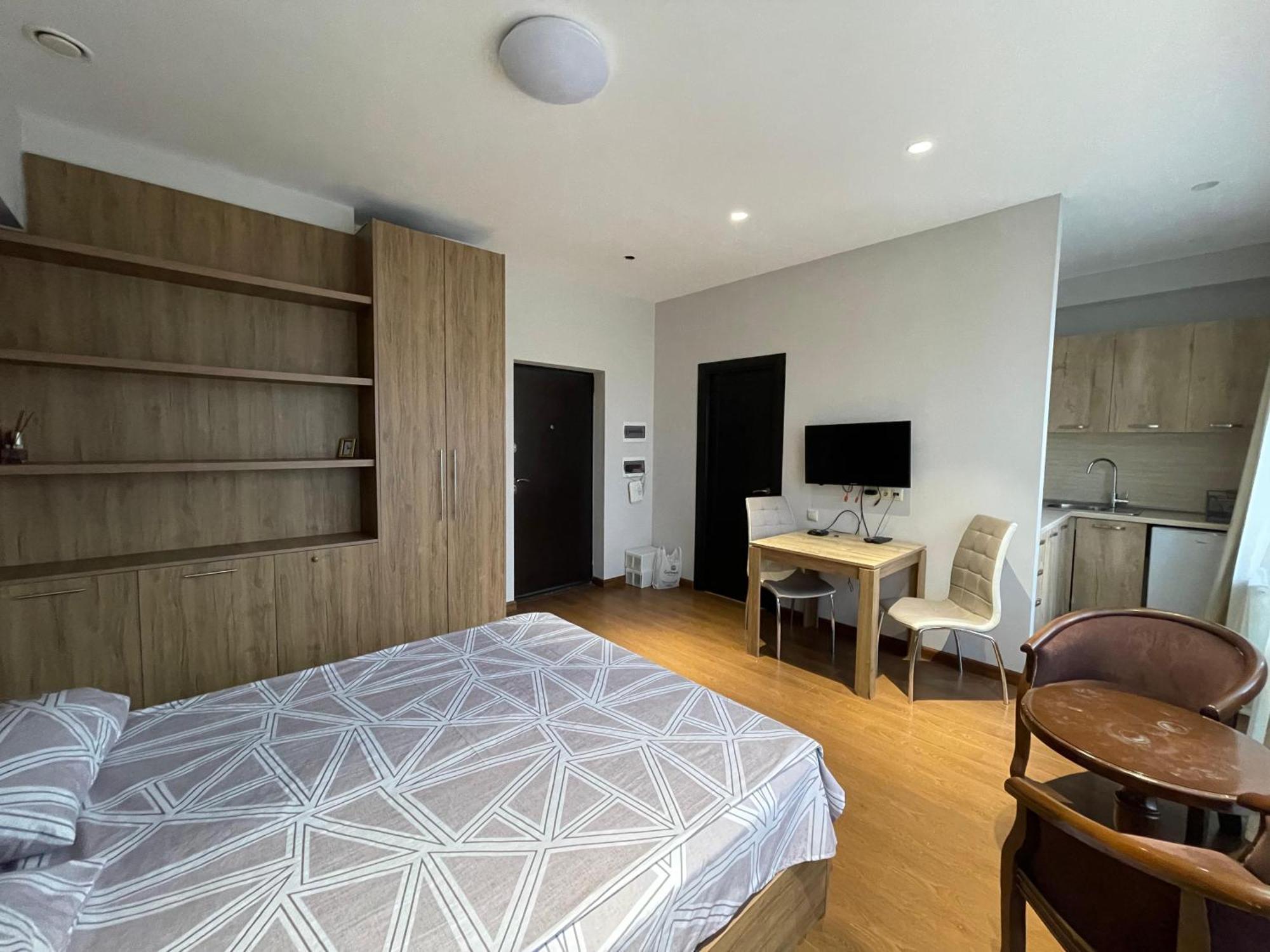 Apartment In Yerevan City Center Republic Square Self Check-In Екстериор снимка