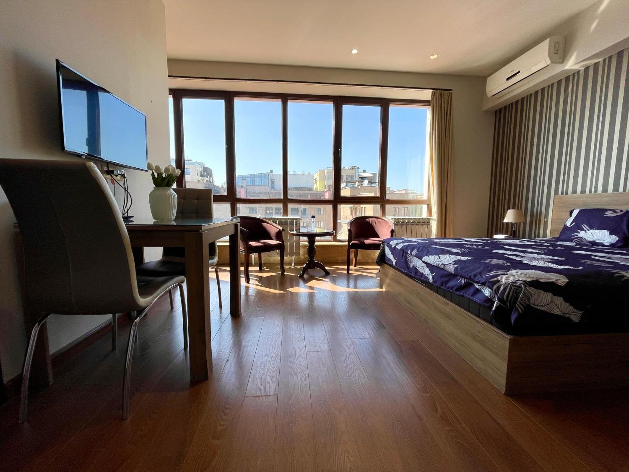 Apartment In Yerevan City Center Republic Square Self Check-In Екстериор снимка